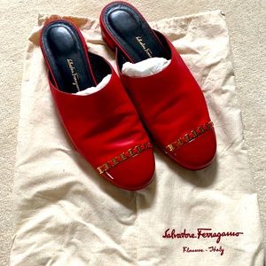 Salvatore Ferragamo Pim Gold chain Red Leather Mules slippers sz 8C